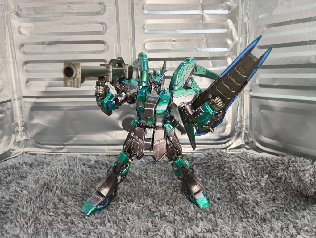 一回、Hi-νをグリーンにしてみたくて。。。。これで、青、赤、緑がそろったので、今度並べてみよう。