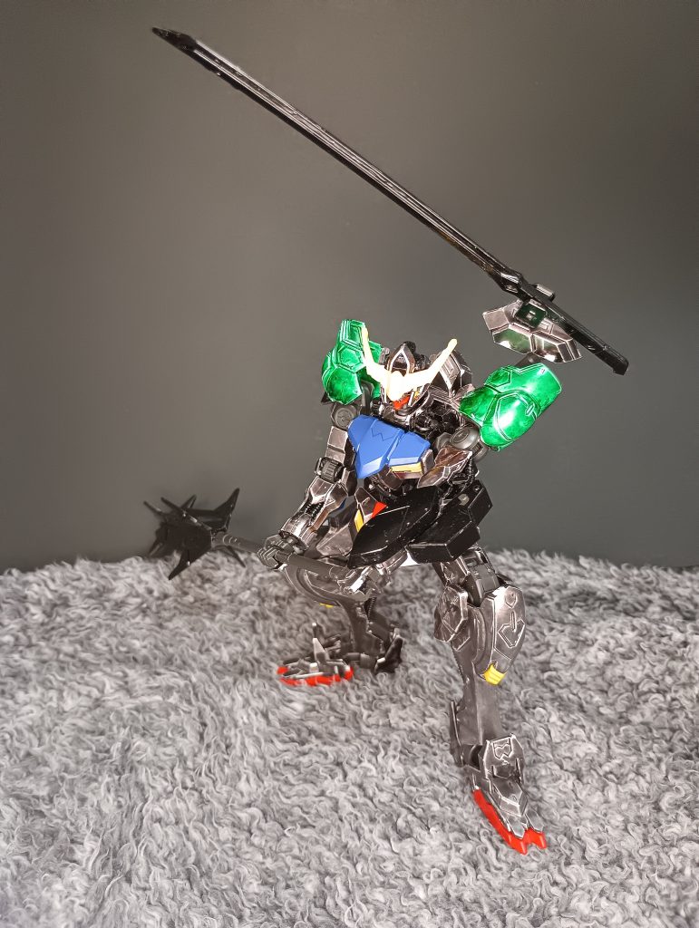 剣を肩に構えるのが、なんか気に入りました。