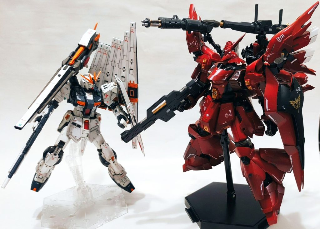 せっかくなので、νガンダムとの2ショットも。