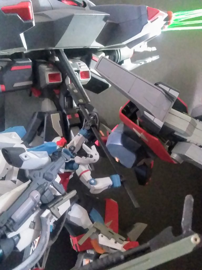 番組編成は全12話 😣只でさえ尺(4クールあっても)が足りずに右往左往する『ガンダム作品』😩(UPの偏見)この事実には心配の声が多数上がります😟💦 🆙今まで｢｢｢無敵❗｣｣｣(UP主基準)と、思われてイタ『ビグ・ザム(GQ版)』の攻略法が確率しましたね(　>д<)､;'.･