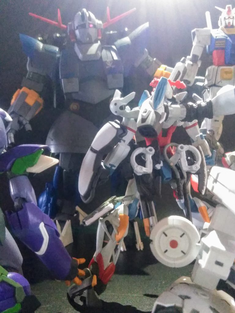 さて、本題 😌11話のラストで｢｢｢アノ曲｣｣｣と共にシルエットが浮き上がって来た(丸見えだけど💦)｢｢｢おっちゃ❌→アレ❗❗｣｣｣ 😅果たして、その正体は❓❗ 🆙あっ！此処からは完全に｢UP主｣の妄想ですのでσ(￣∇￣;)あと、このShotはサムネと連動(視角度が違う)しております(￣～￣；)