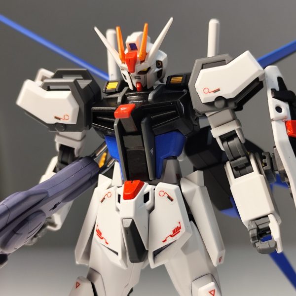 エールストライクガンダム　レールガン装備