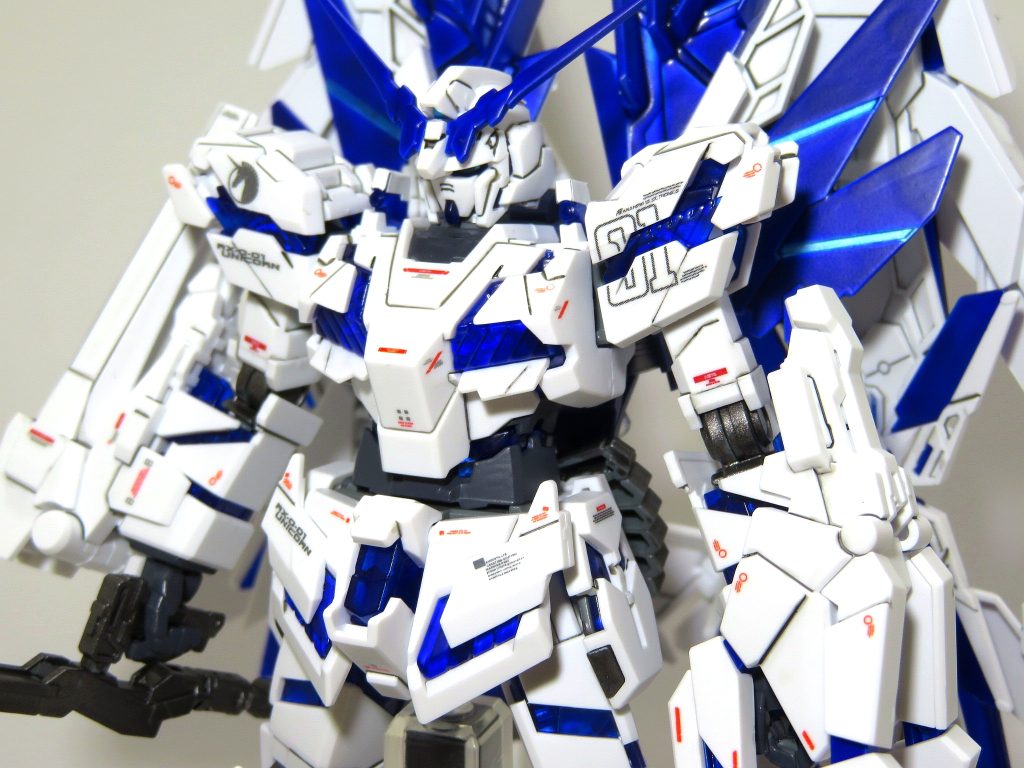 肩のマーキングをデザインナイフでキレイに分割して貼れたのがうまくいきました。