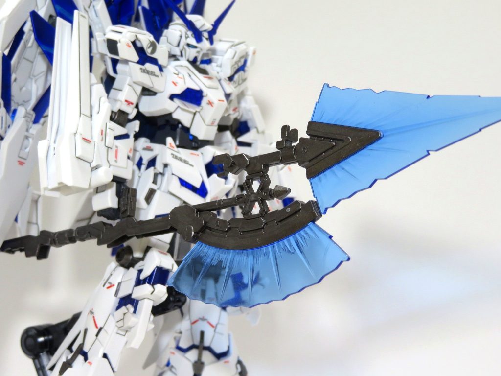 ビームマグナムとバイパービームジャベリン、各種関節は水性ホビーカラーの焼鉄色で塗装しました。