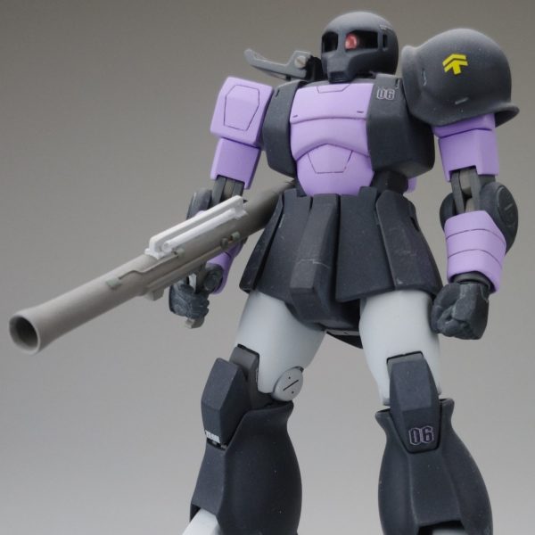 旧ザク　黒い三連星