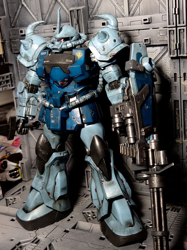 大人になりMGを購入、ウェザリングが似合う機体だと思います。