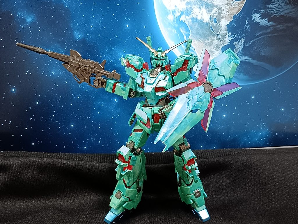 見えづらいですが、グレーは、毎度のヘビーガンメタリックです。