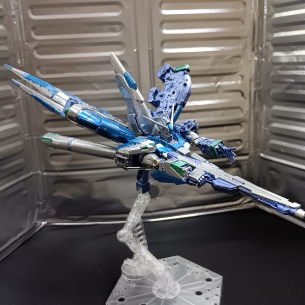 SC30さんの作品を見て、うちのHi-νとνを分解してみたら・・・。これは、Hi-νの飛行タイプへの道か！？（5枚目）