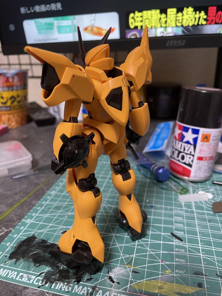 後ろ。仮面ライダーっぽすぎる。