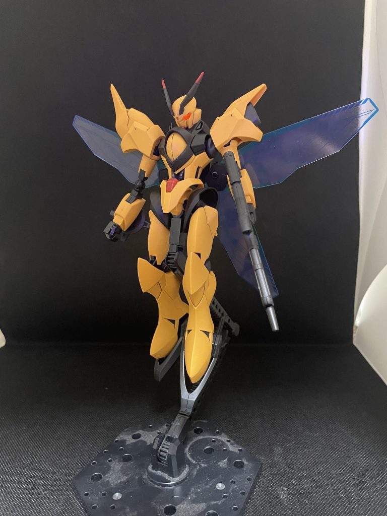 UVライトで目光るバージョン。30MMの改造パーツつけてます。ハチです。