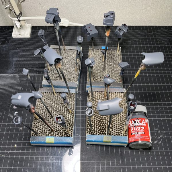 今作ってる作品の進捗その1。前回作成したジムの僚機をオリジン系キットで作ってます。今回はほんの一部ですが、他キットのパーツを使う予定です😃（1枚目）