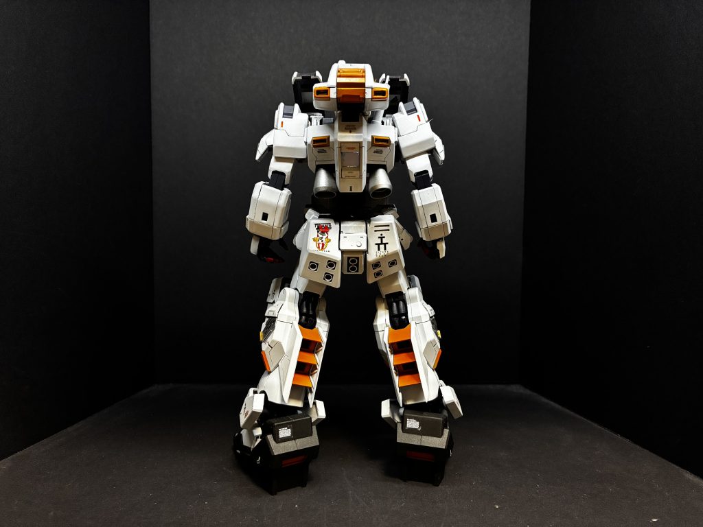アウスラは七式ガンプラ部さんの作品を参考に改造しました。