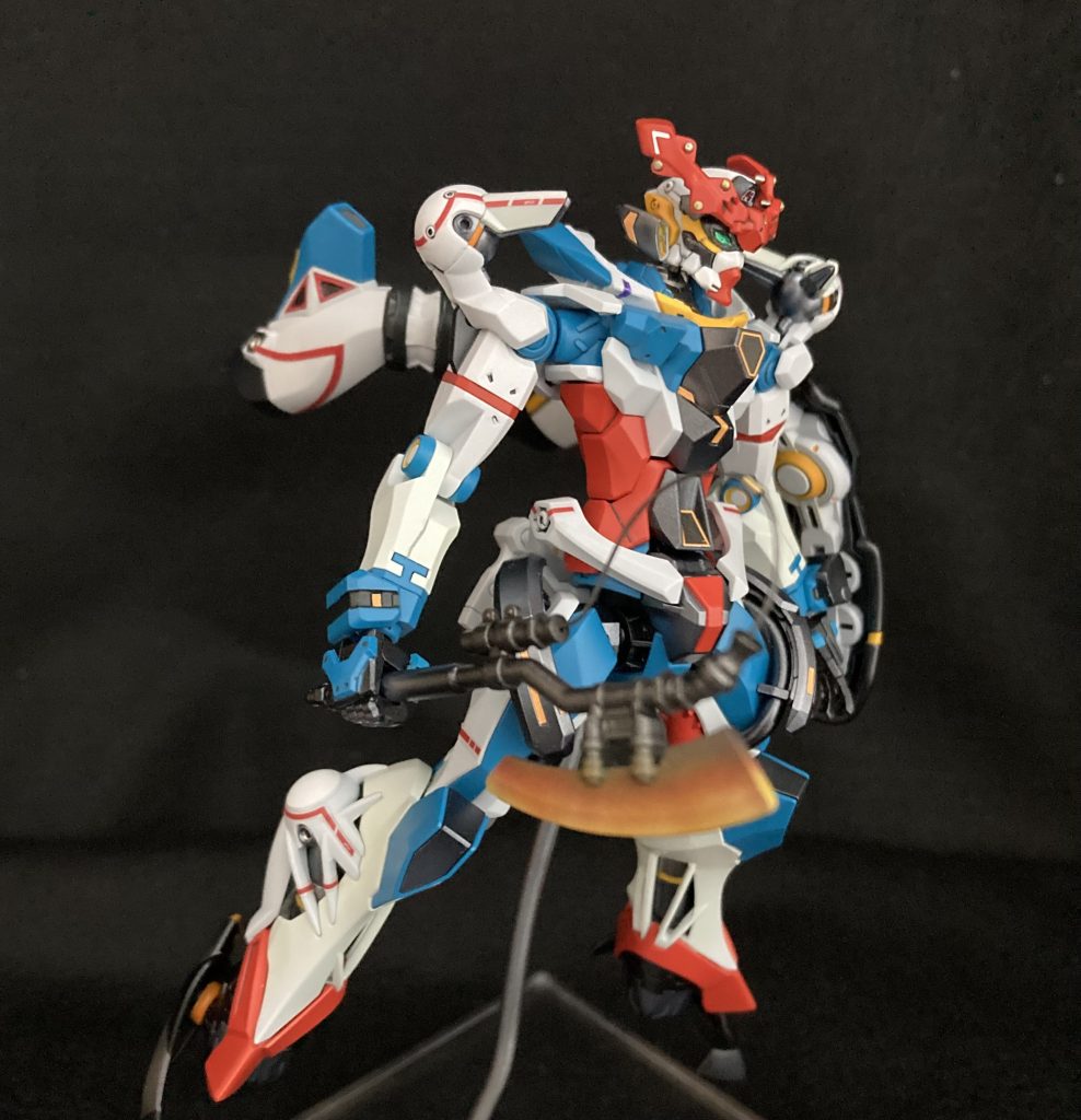 シールドの裏やバックパックはマスキングと筆塗りを駆使して塗り分けました。でも設定通りではなく、妥協の産物です。