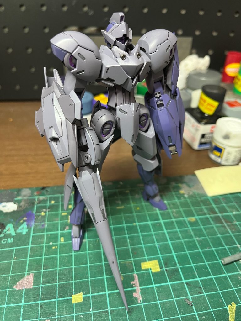 ハインドリー・シュトルムと同じ塗装をしてデカールも貼り完成!と言ったところですね!