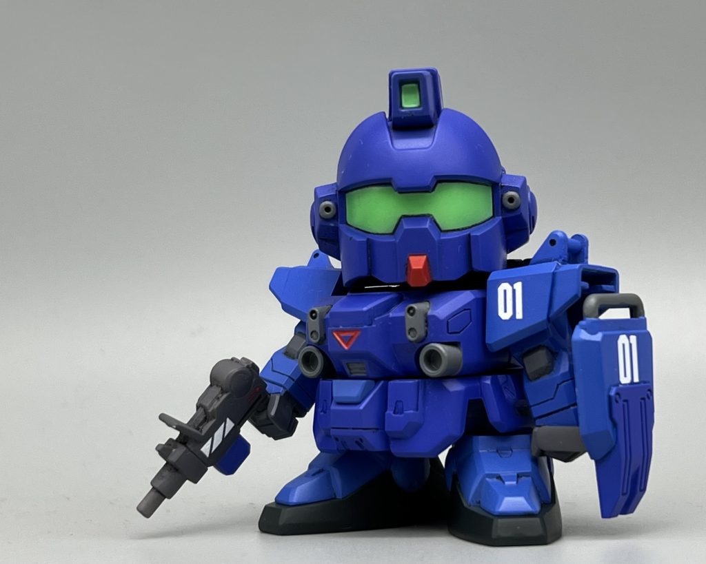 マシンガンとシールドは3号機付属。