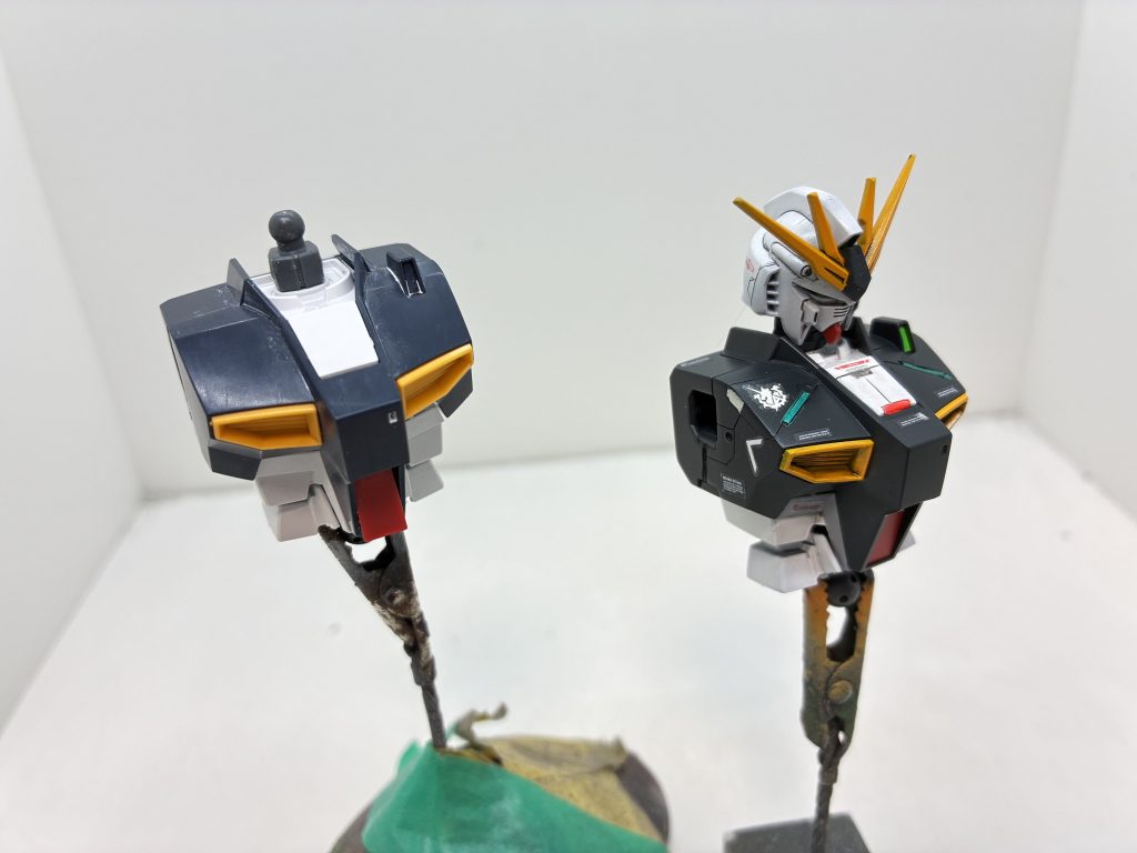 ⬜️胴体筋彫りの追加でサイコフレームを入れてます。