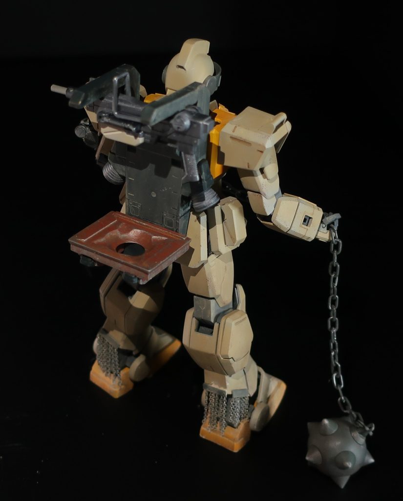 ハンマー用ウェポンラック。穴にトゲが収まります。100ミリマシンガンもラッキング可能。