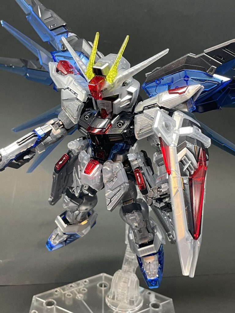 クリアーカラーのキットはお初です😄キラキラ仕上げを目指してみました🤩