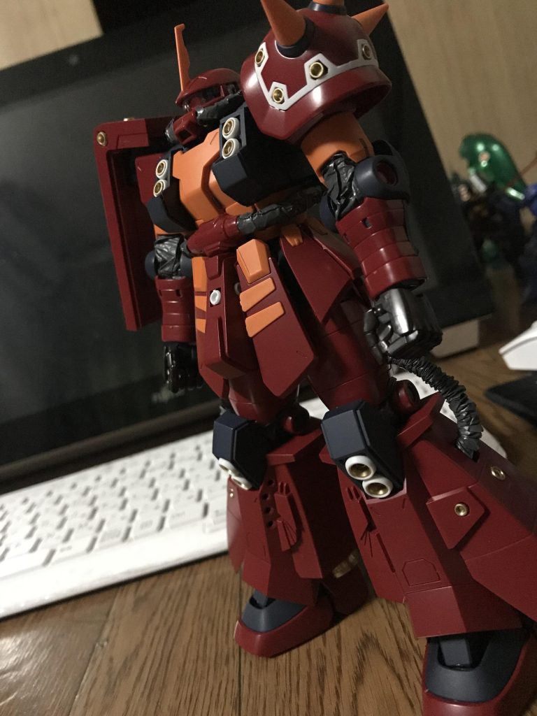 また、黒に近いダークネイビーにも艶消しをかけました。デカール無しでも大満足な出来。