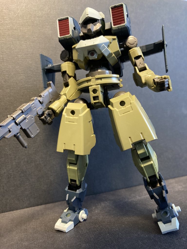 ブルーに塗る前は地がグリーンだったので、ノイン機とか言い張って見る為に写真撮っておきました。