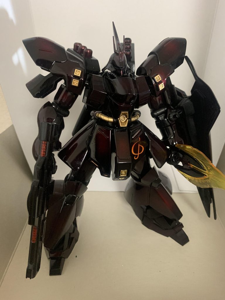 フルショットなにげにデカールとビームサーベルにもグラデをかけてあるのです。