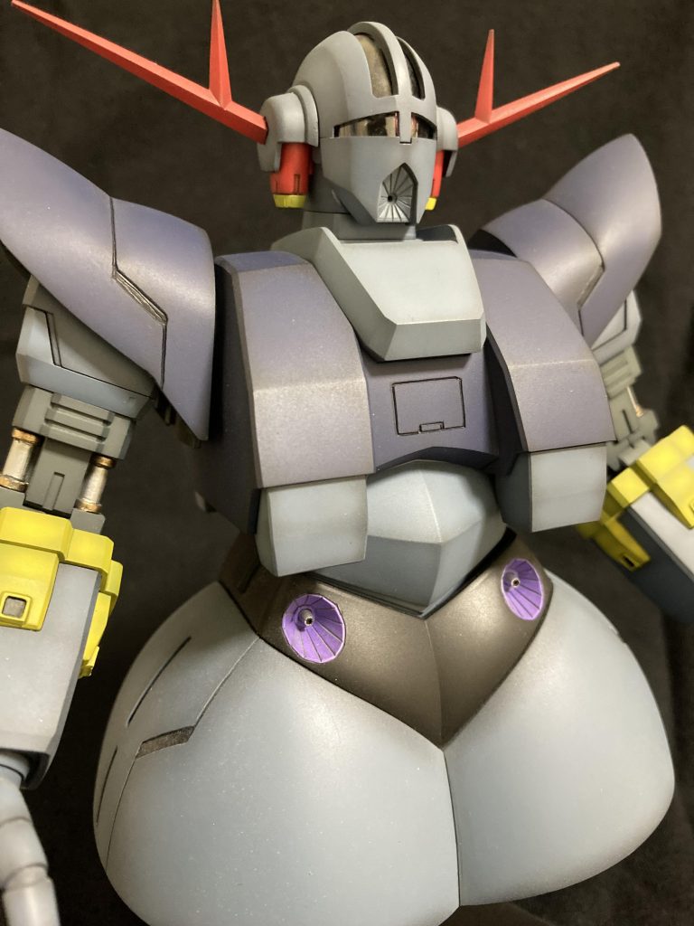 肩アーマー、スカート前側にモールドを追加もともと肩にある段違いスリットみたいなディティールを参考にしています