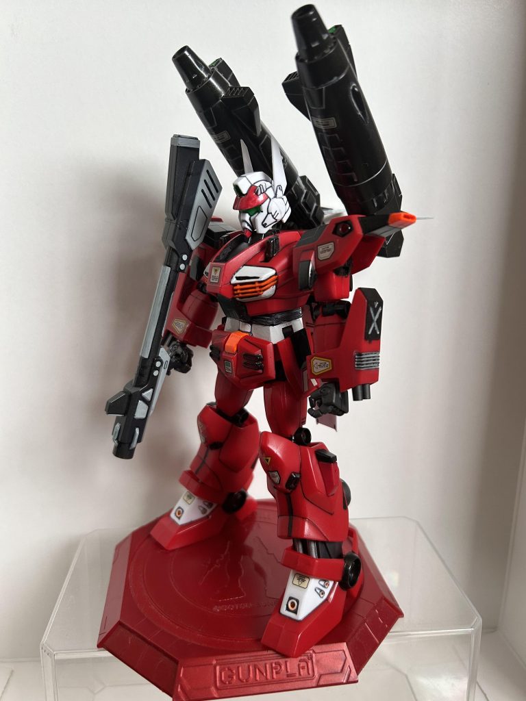 キットの武装はキャノンしかなかったため、バズーカとサーベルはジャンクから合いそうなのを持たせました。