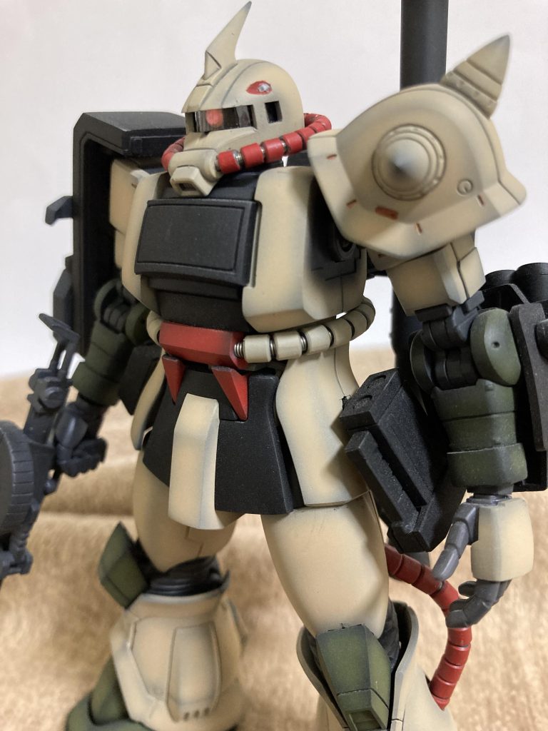 透明なモノアイカバー目はHアイズです