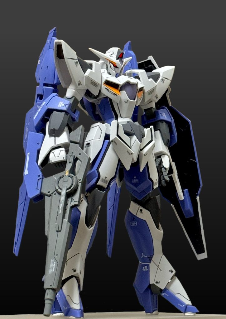 シールド裏やアーマー裏はダークグレーで塗装しています。