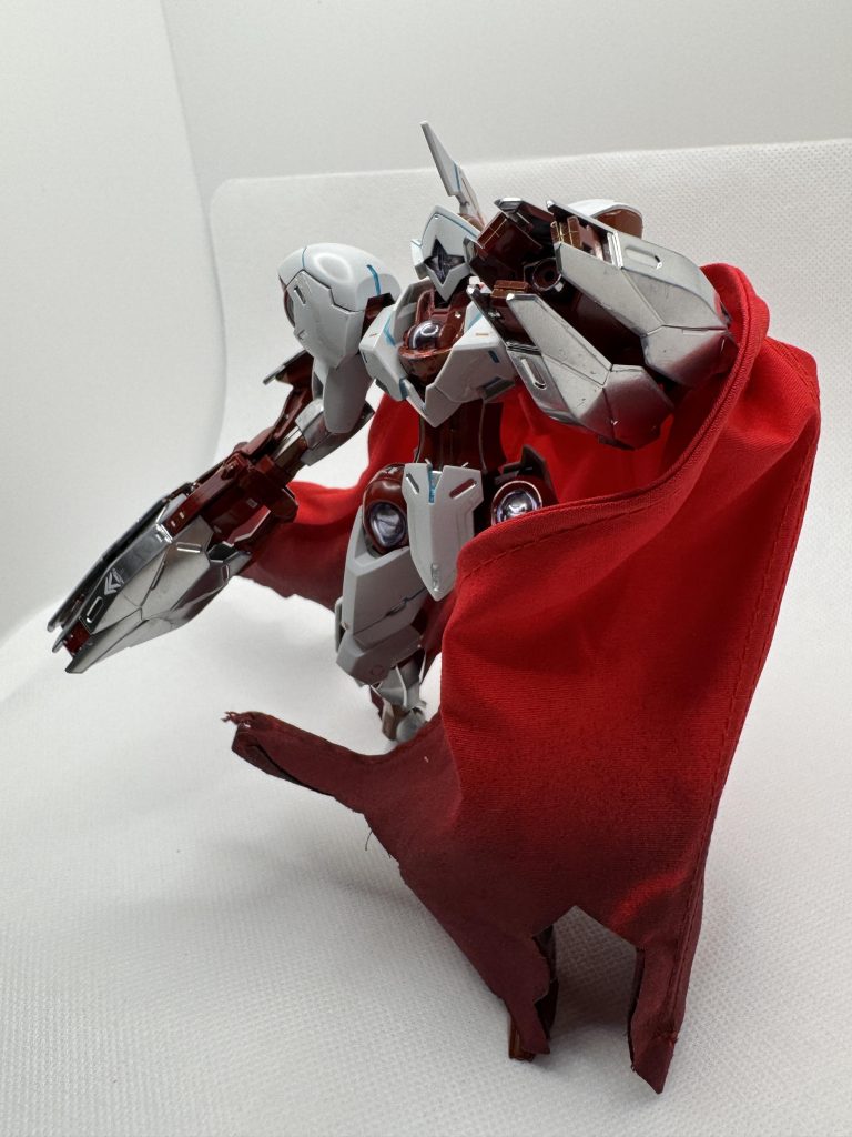 タイトル「強奪」赤いマントをどうしてもつけたかったんです