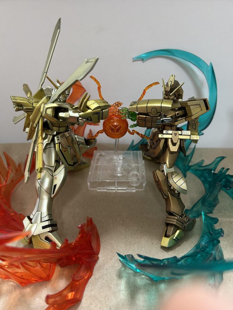 爆ぁーく熱っっ!!シャイニング・ゴッド・フィンガー!!!