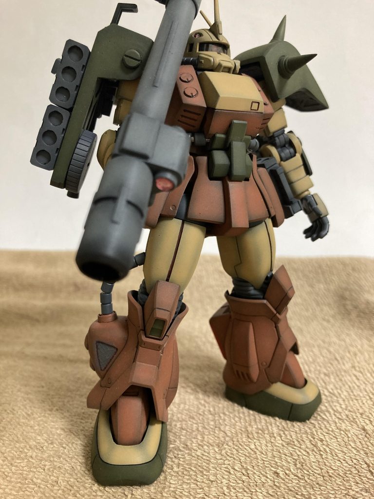 結構マッシブな感じになりました胸部の追加装甲はアレンジしてますが、そこそこ雰囲気は出たかと