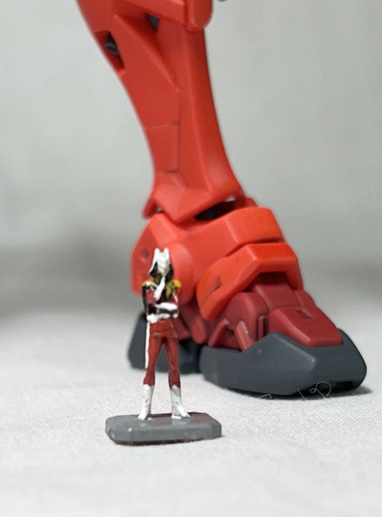 RGシャア専用ズゴックに付属しているパイロットフィギュアも塗装しているので合わせる事が出来ます。 最後まで見ていただきありがとうございました。