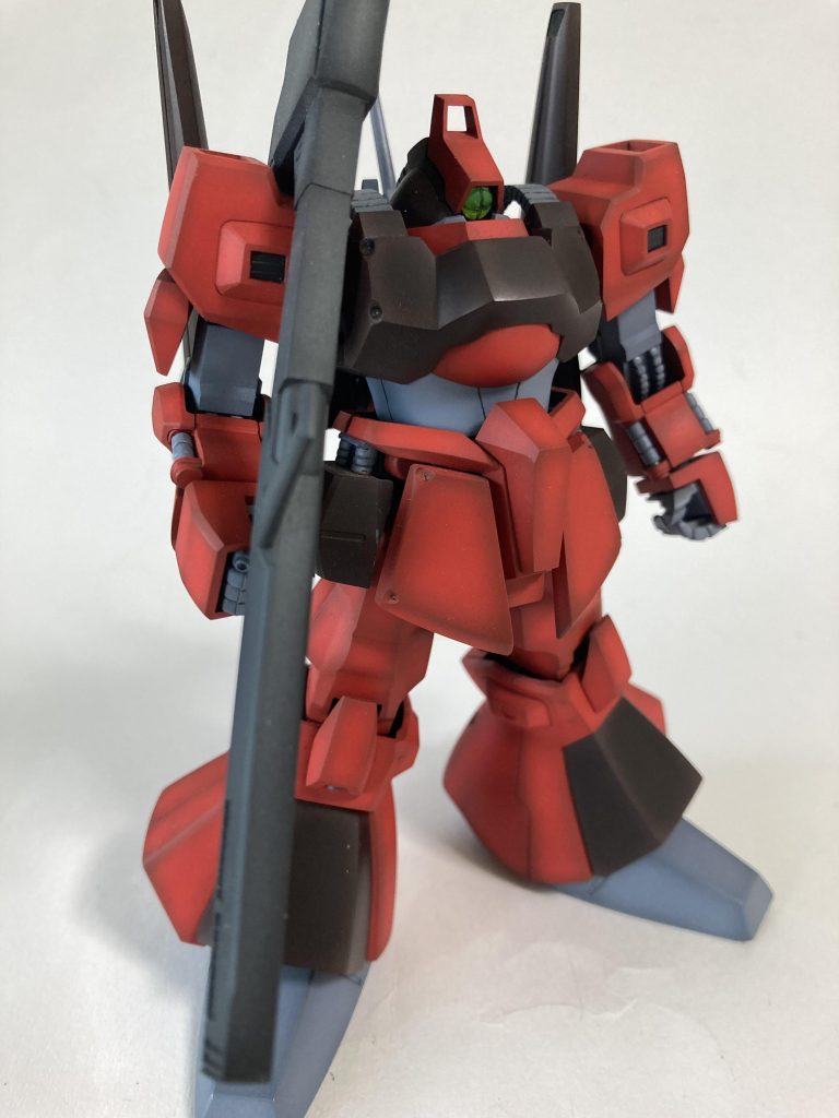 バズーカはグリップを可動式に(当時はまだグリップが可動するギミックが無かったのです)肩に担ぐ感じが好きなので1cm程延長