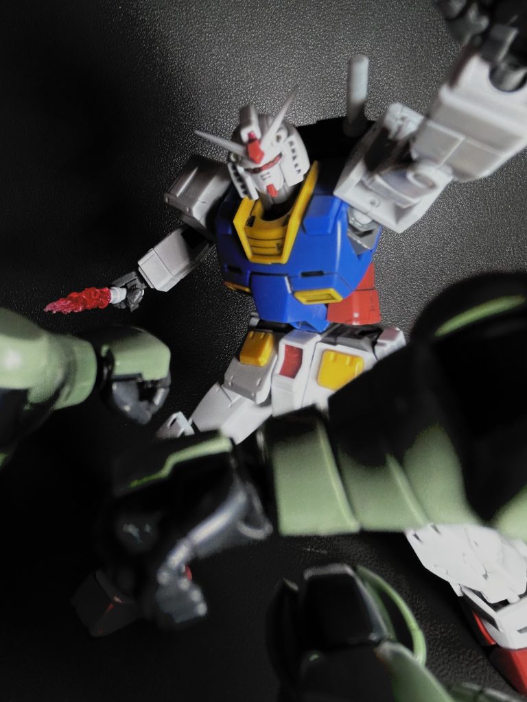 掴みかかって倒すタイプ