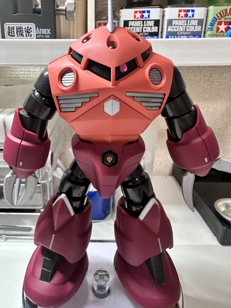 ツノ生やし胸部ダクトをシルバー塗装足の一部をグレー塗装