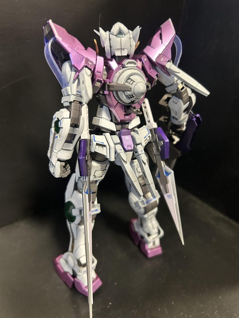 色どうしようかなって考えてたけど結局この紫メタと白系組み合わせ笑