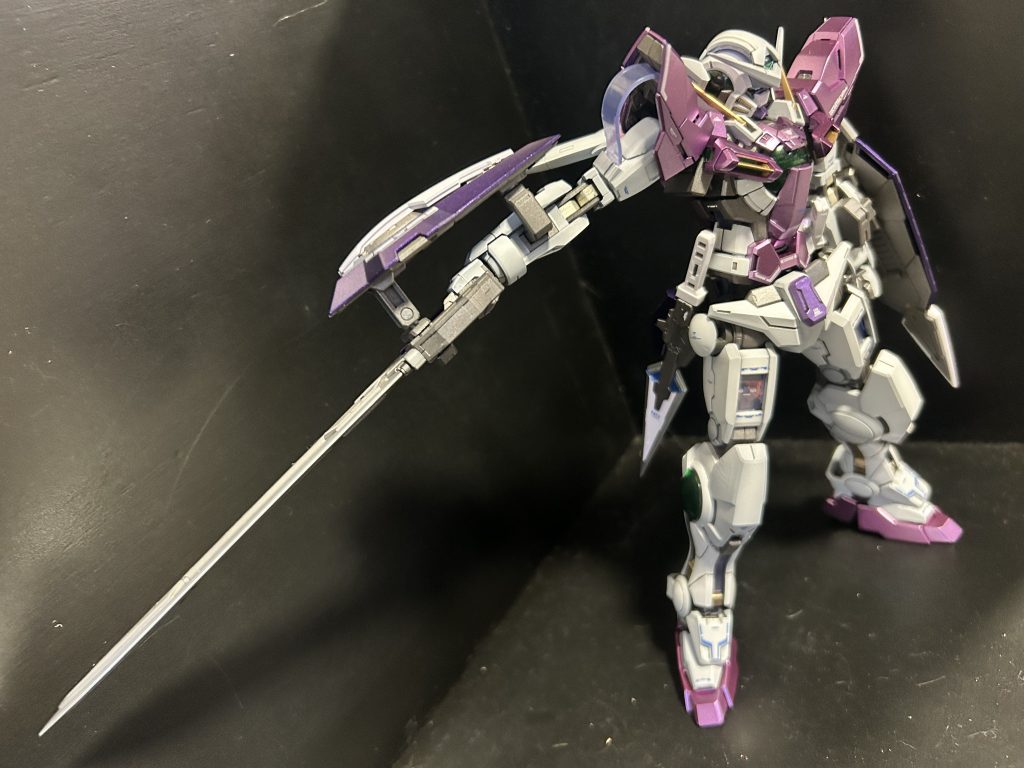 GNソードは重くて並行に構えられません。