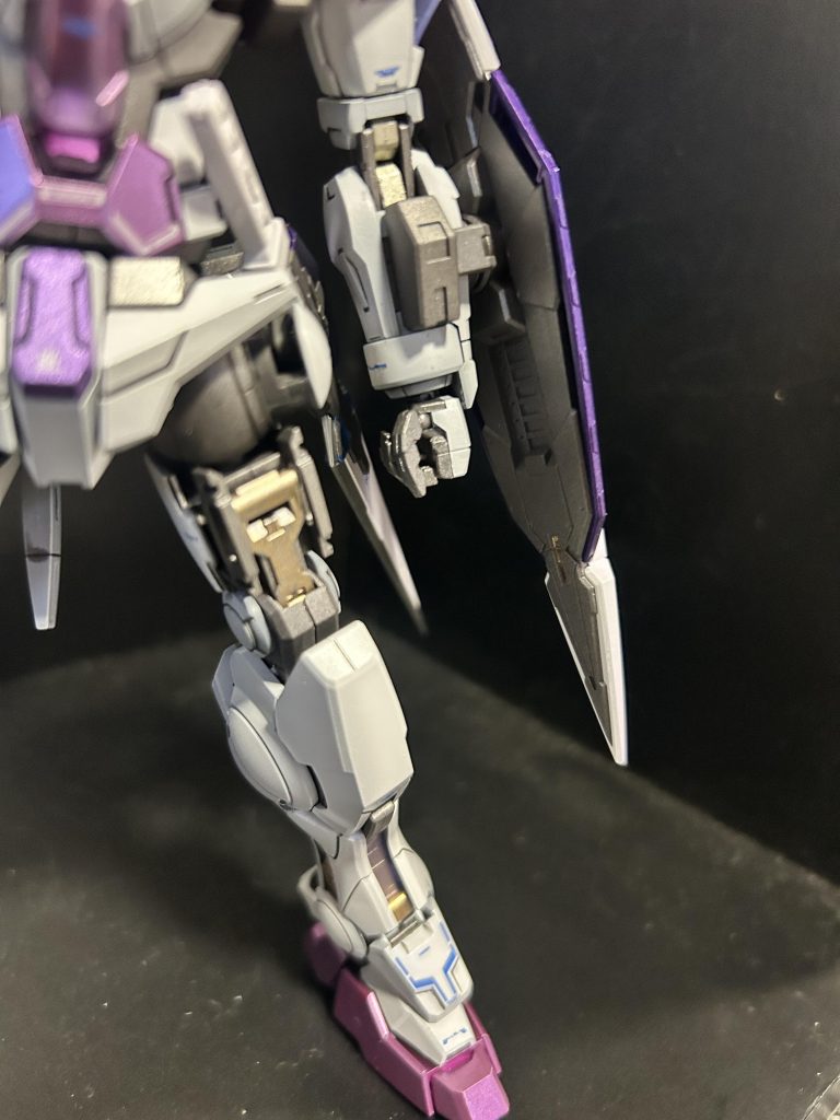 内部のゴールドは細い筆でちょいちょい塗りました。チラ見えがなかなかえっちいですねぇ