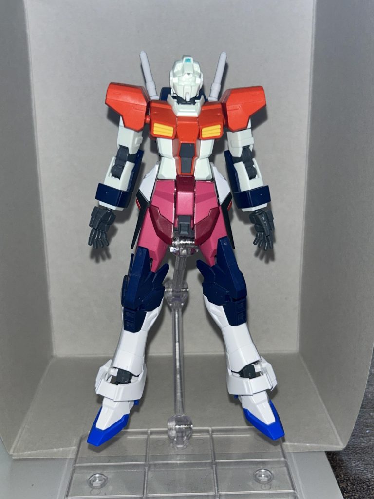 塗装前。作っている途中でバックパックにシラヌイでも装備しようかと思いましたが我慢しました 笑本当に様々なキットを使っていて贅沢なジムですね😅