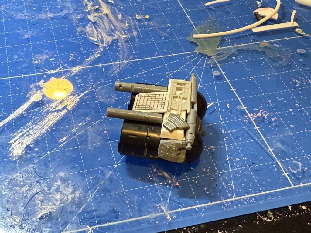 バックパックは,ガンキャノンの余りに,適当にペタペタと.