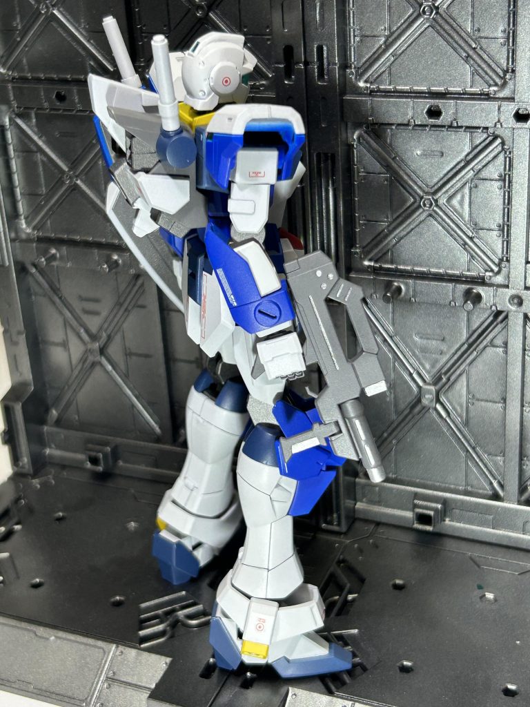 サイドから。肩の内側を塗らなかったのでちょっと見栄えが、、、