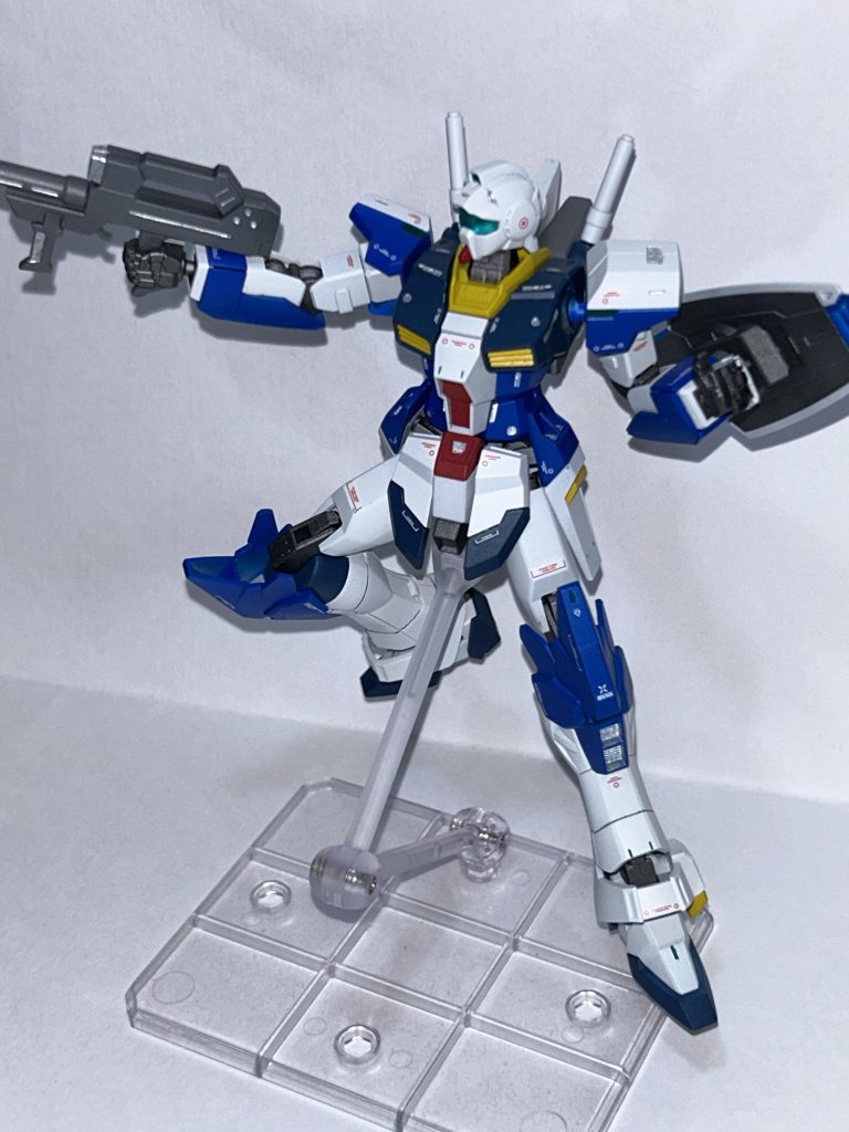 ポージング①制作工程ミキシング、首の短縮、各部ポリキャップの変更、全塗装、筆塗り部分塗装、デカール貼り、艶消しトップコートです。