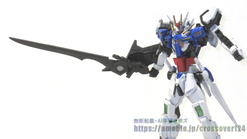 新武装・GNAグランドメイソード　GN粒子とエイハブ粒子を混合圧縮し刀身に定着することにより、物質に極小時間の重力場変動をもたらし崩壊断裂に導く必殺武器である。