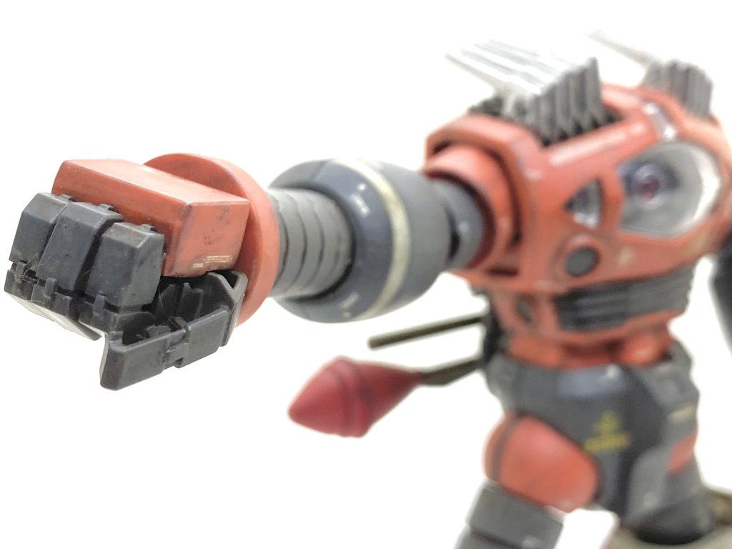 アーム・パンチ。ジムなら一撃で撃破されそうです(笑)。