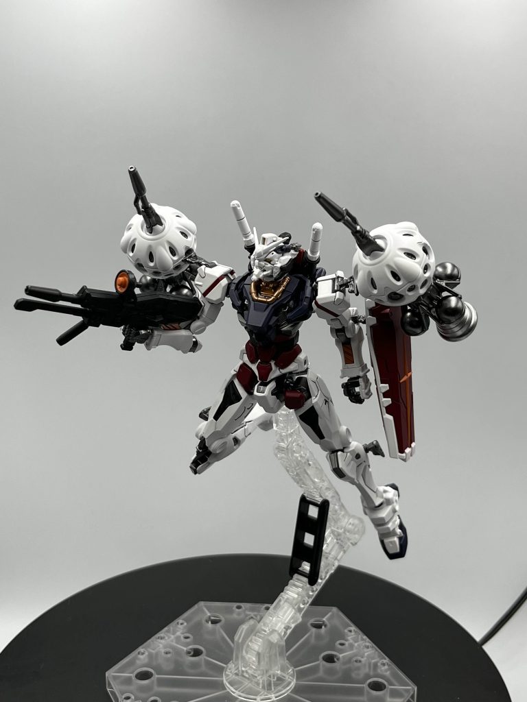 後今回は近接武装の写真はないんですけどこいつも前回までのジークアクスキットよろしく近接武装の保持力は終わってましたもうこのまま行くんですかね？まあかっこいいからいいんですけど