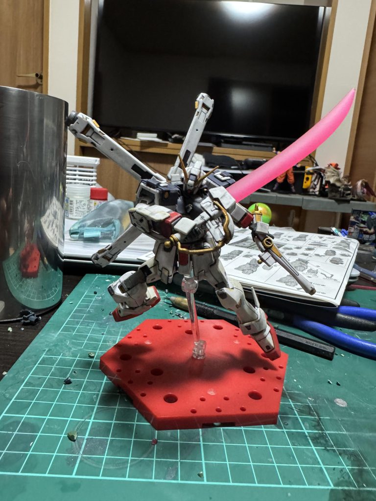 ビームの刃を艶消ししてみました。艶消しで失敗した箇所をウェザリングで誤魔化してますが、違和感はありますね。