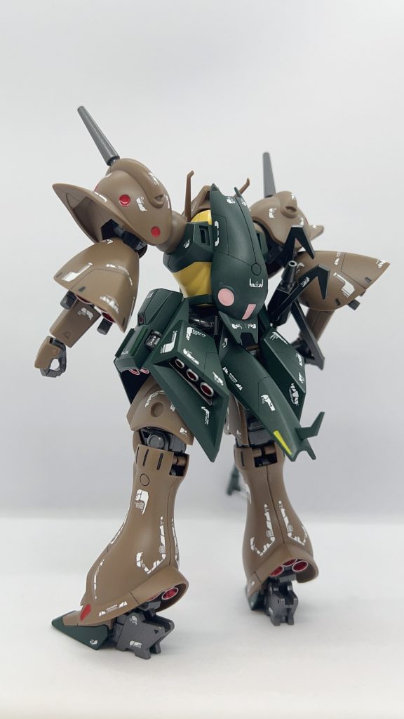 デカールは出来るだけ使うようにしました。