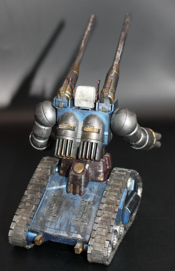 後ろからも。飾っているとなかなか見えない背面ですが、割としっかり汚しています。この時はウェザリングマスターとドライブラシでやっていました。今でもお世話になっています。