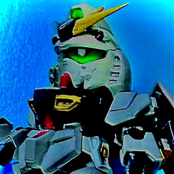 ニューガンダム　着色したよ。